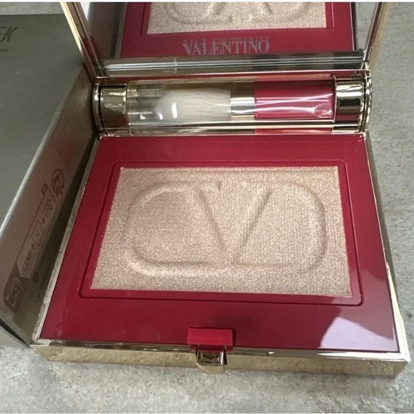 Valentino Radiant Gold Eyes To Cheek Dual Ise Eyes to Cheek.New in Box - Picture 2 of 6